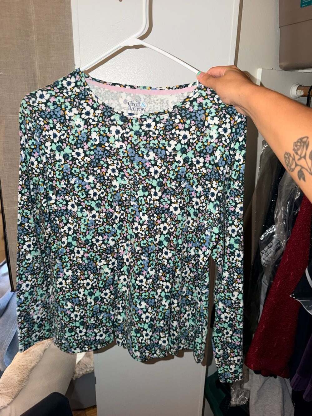 Croft & Barrow The Classic Tee Size PL Green Floral Long Sleeve Shirt